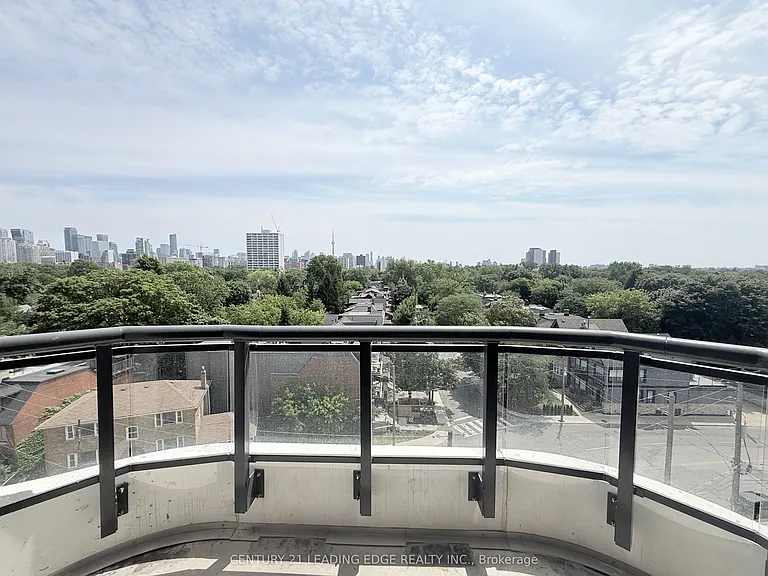 322 Dupont St #706 — Photo 6
