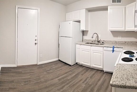 5th image of 602 N East St APT A
