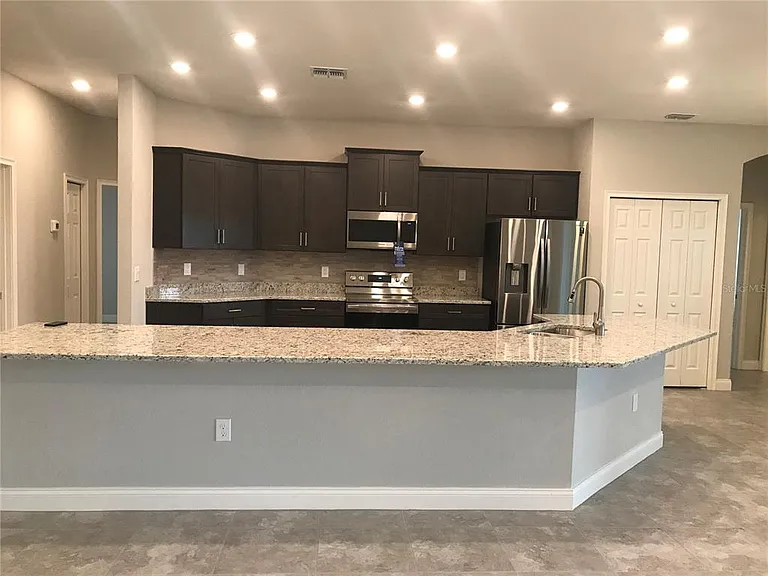 1437 Cypress View Ln — Photo 3