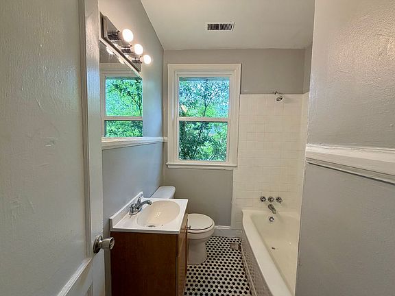 5th image of 714A Miller Rd