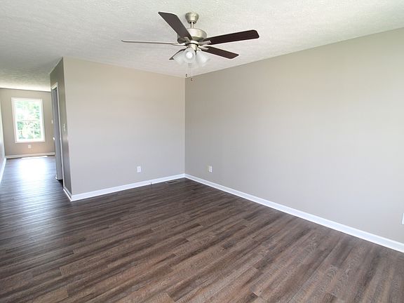 2nd image of 919 Lc Ave