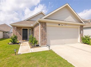 990 Harper Ln, Bryan, TX 77803