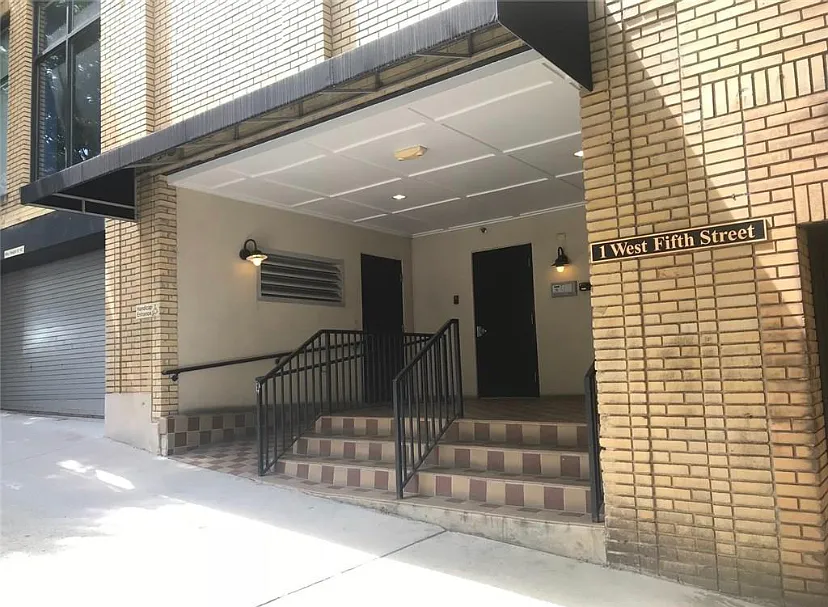1 W 5th St #101
