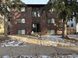 1724 D St APT 8, Lincoln, NE 68502