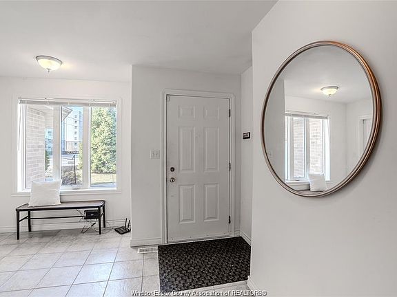 2nd image of 1708 Banwell Rd