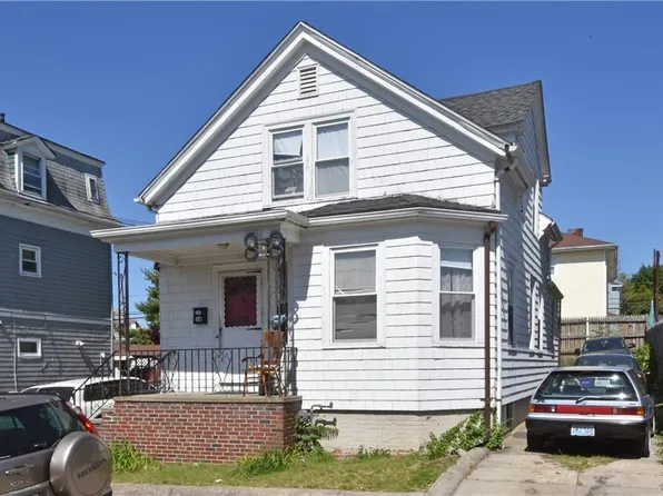 16 Flora St, Providence, RI 02904