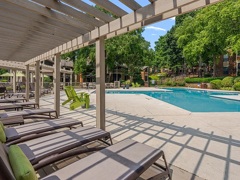 The Retreat at Lake Johnson Apartments — Photo 8