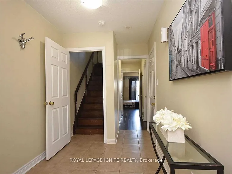 40 Cedar Lake Cres — Photo 5
