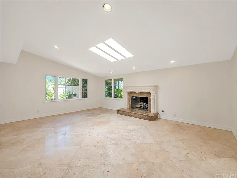 16545 Park Lane Cir — Photo 9