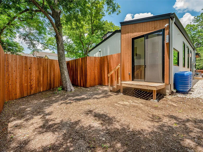 4521 Avenue H #A — Photo 21