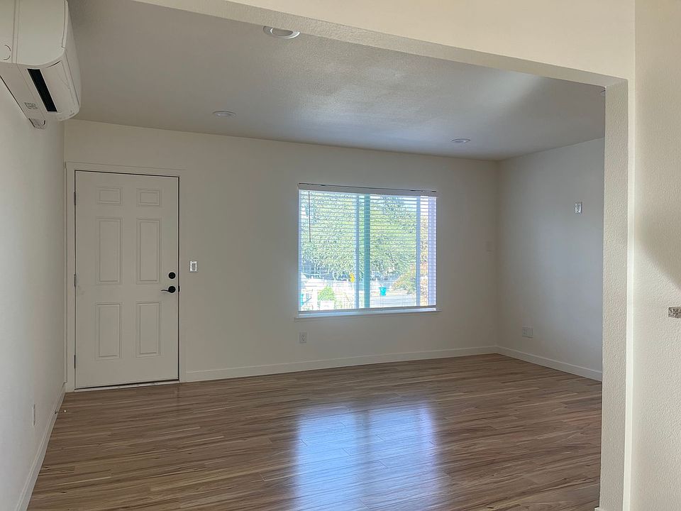 1st image of 656 Walnut St APT 3