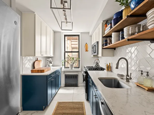 345 Webster Ave APT 2G, Brooklyn, NY 11230