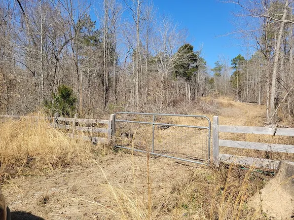 5180 Tinin Rd, Clifton, TN 38425