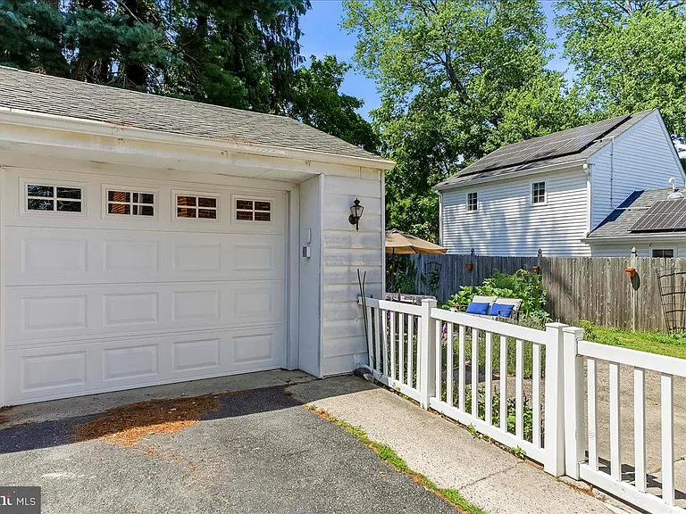 416 Valley View Rd — Photo 32
