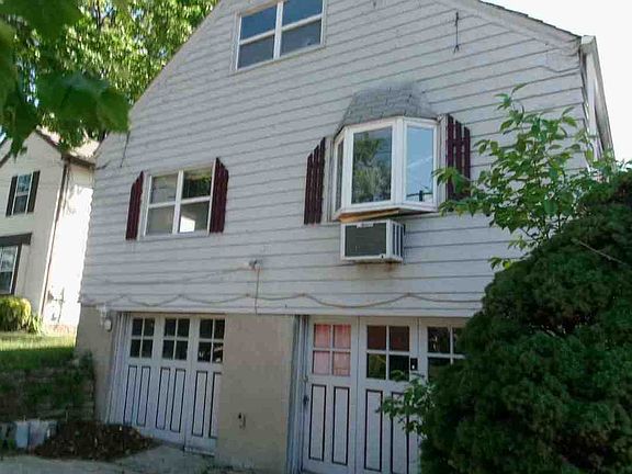3rd image of 1762 Lexington Ave