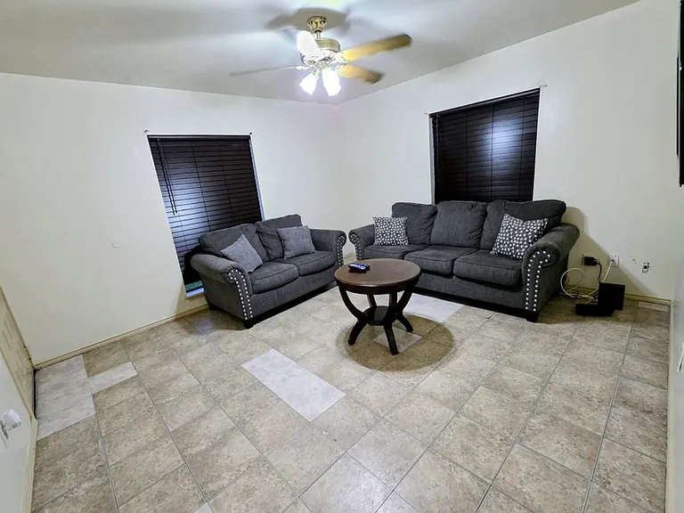 4616 Central Cir — Photo 5
