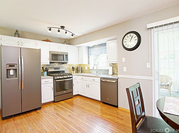 3rd image of 5505 Abbey Dr