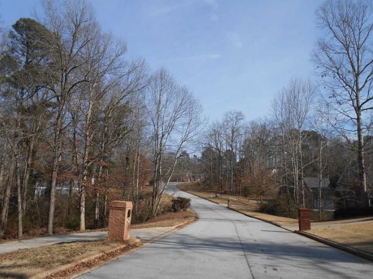 2nd image of 2041 Eagle Ridge Dr SW