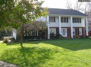 2743 Circlewood Dr, Westlake, OH