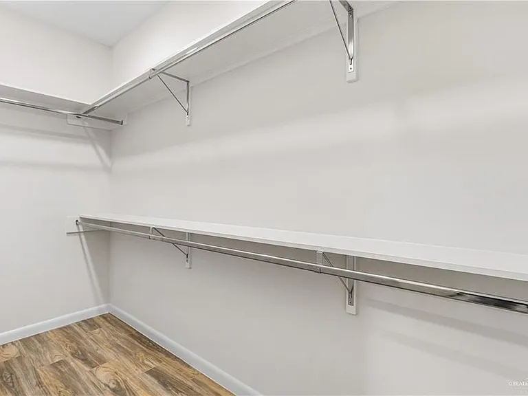 1300 Rosewood Ln #1 — Photo 13