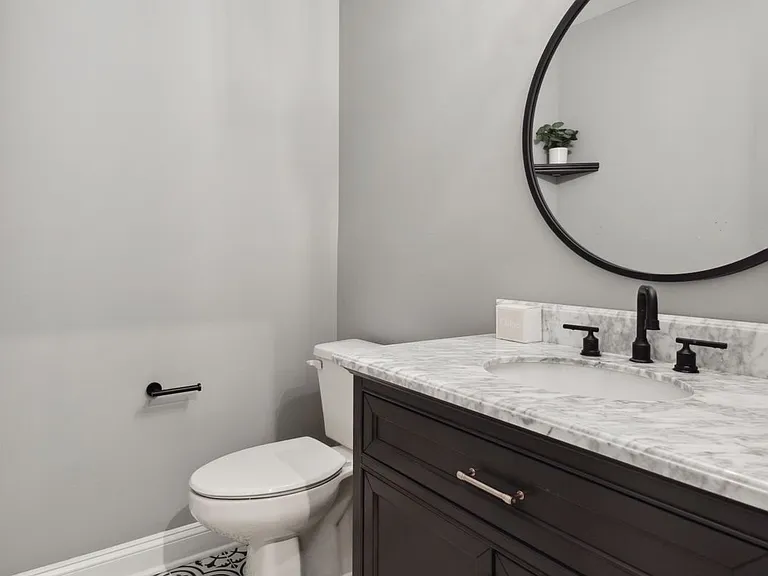 701 W Jackson Blvd #401 — Photo 18