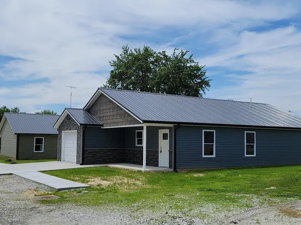 206 W Race St, Odon, IN 47562