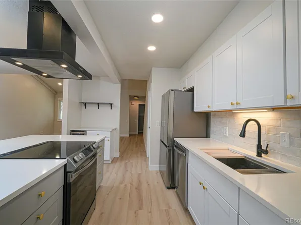 1057 W Powers Avenue, Littleton, CO 80120