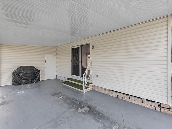 3rd image of 1535 45TH AVENUE DRIVE E