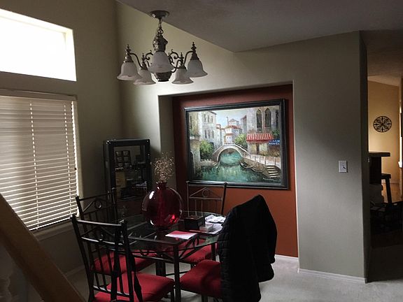 3rd image of 1391 NE Parkside Dr