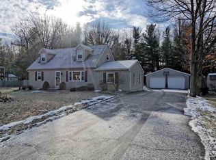 6 Schuster Rd, Schenectady, NY 12303