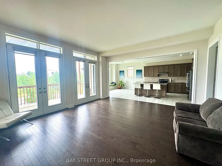 1003 Green St — Photo 3