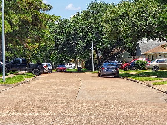5th image of 19319 Winding Branch Dr