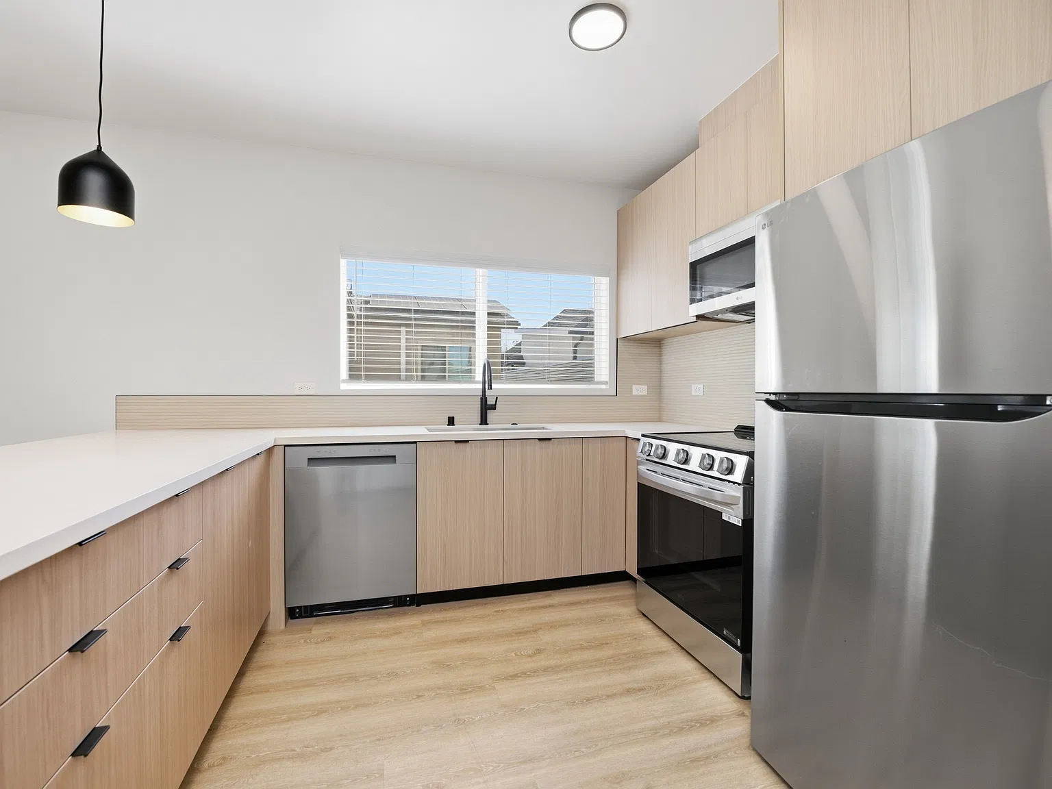 1 bed, 530 sqft, $2,395 — Photo 4