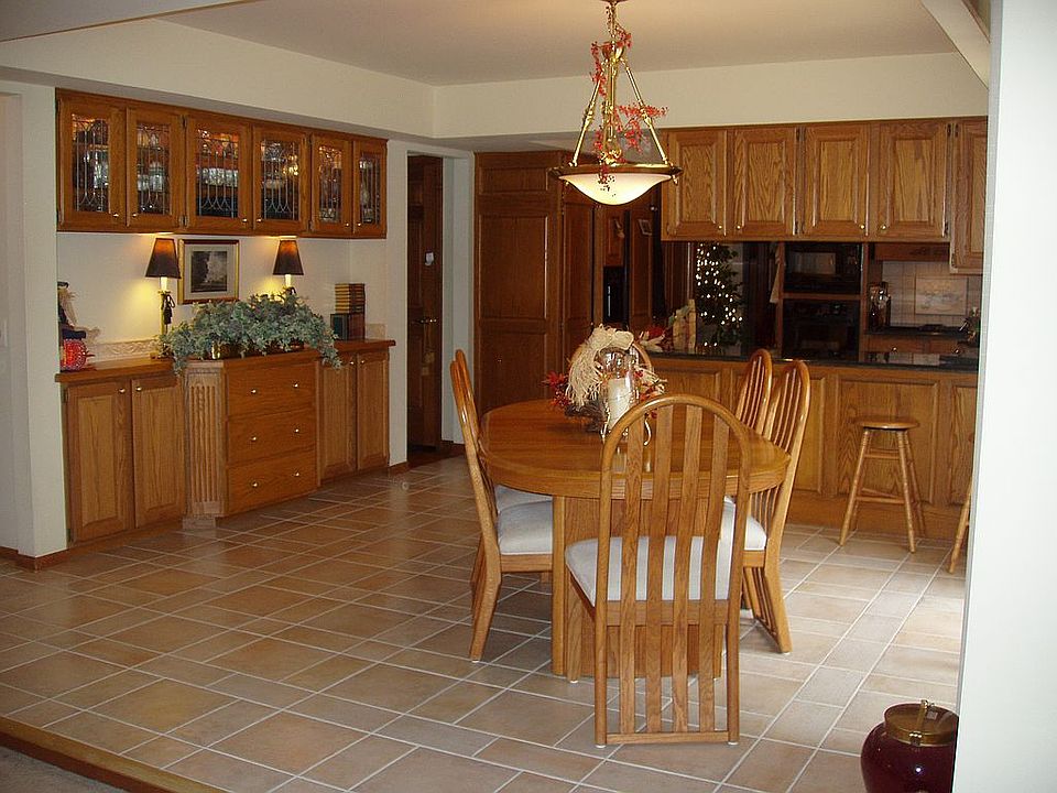 2nd image of 2077 Fairmont Dr