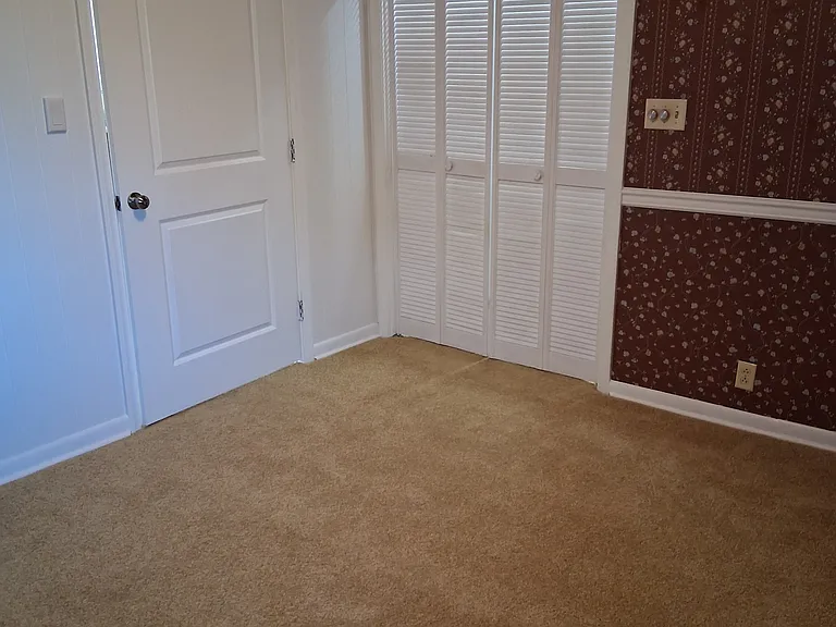 233 N Meadowlark Dr — Photo 16