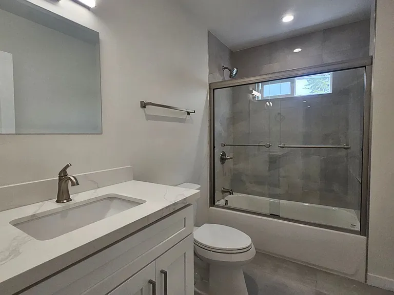 1416-1418 E. Windsor Rd. — Photo 16