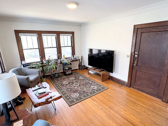 4th image of 162-164 Bedford St SE #4