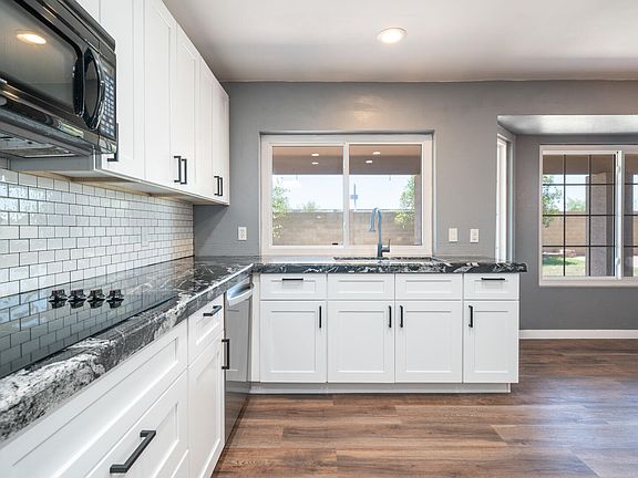 5th image of 2021 E DIAMOND Drive