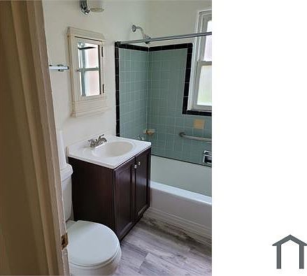 5th image of 8945 S Blackstone Ave APT 1