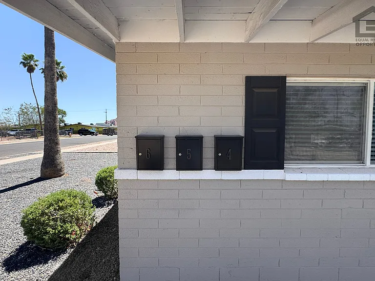 4933 E Willetta St — Photo 21