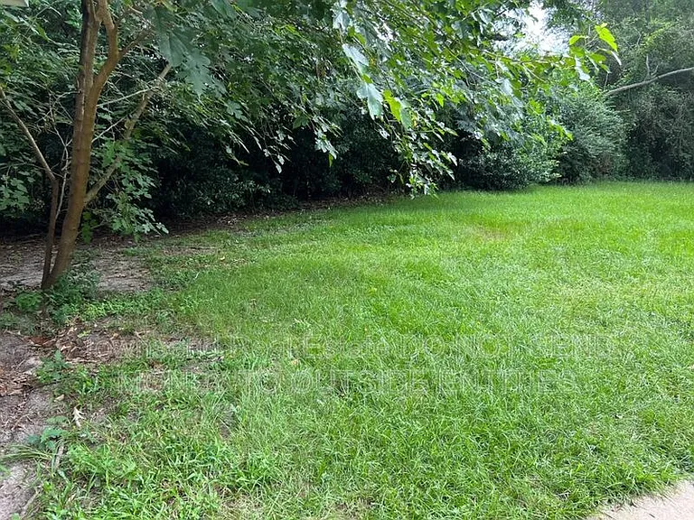 2213 Stanton St — Photo 14