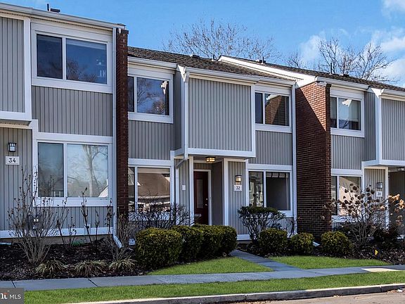 2nd image of 32 Gordon Way