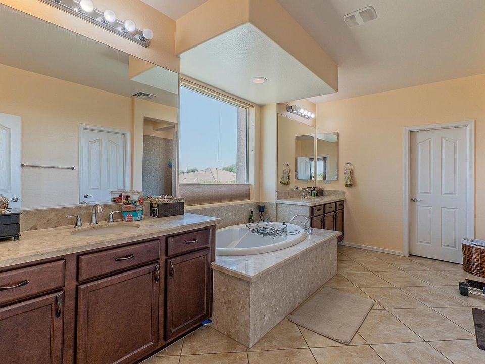 1st image of 3662 E Mead Dr