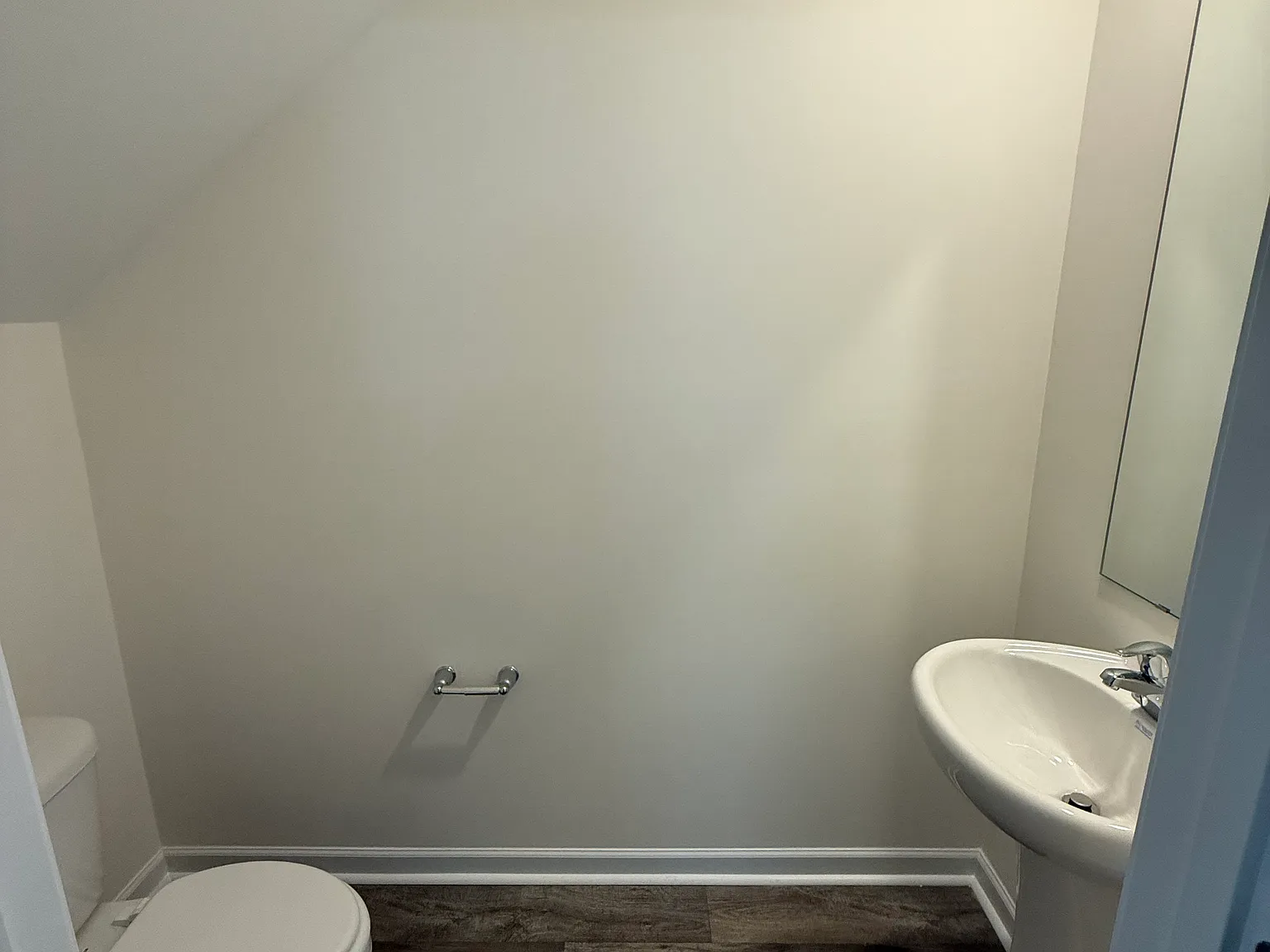 526 Seaborn Cir — Photo 4