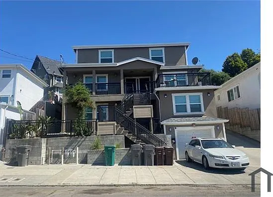 2418 Highland Ave — Photo 2