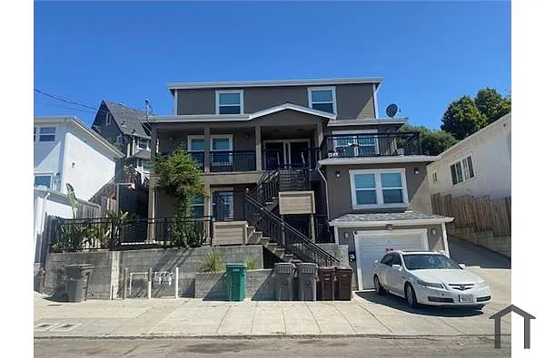 Building Photo - 2418 Highland Ave