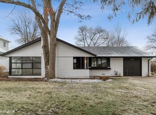 1232 Warrington Rd, Deerfield, IL 60015