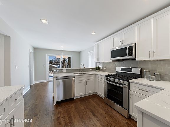 5th image of 780 Stillwater Ct
