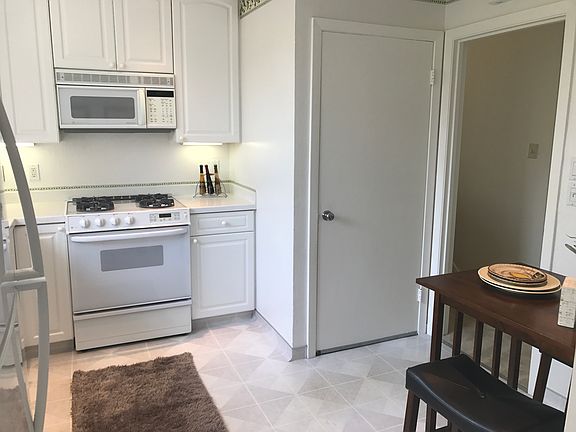 5th image of 638 Cedar Ave