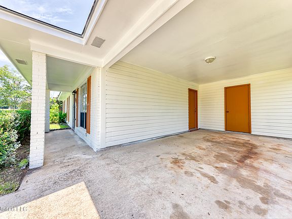 4th image of 314 Barkwood Cir